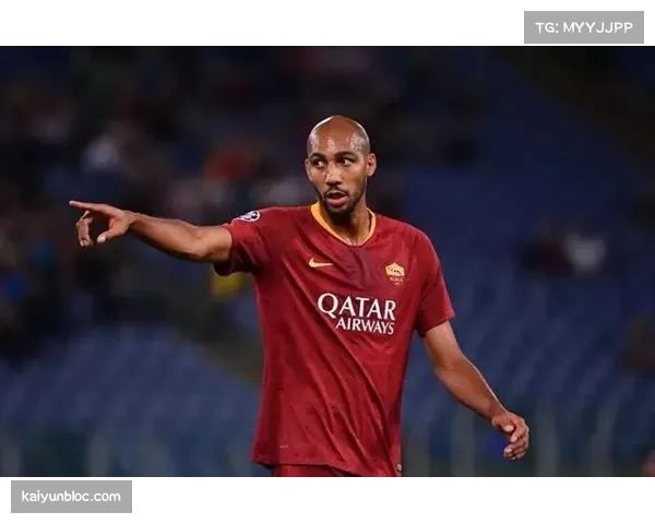 丰塞卡区域保护协防路线清晰，里昂被压制时阵型重建能力突出